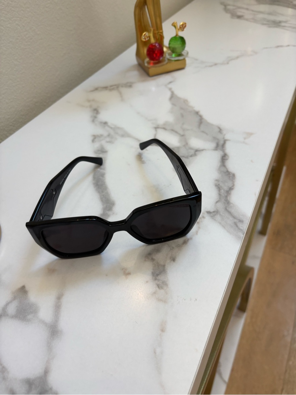 Prada Black Oversized Cat-Eye Sunglasses - Picture 5 of 5